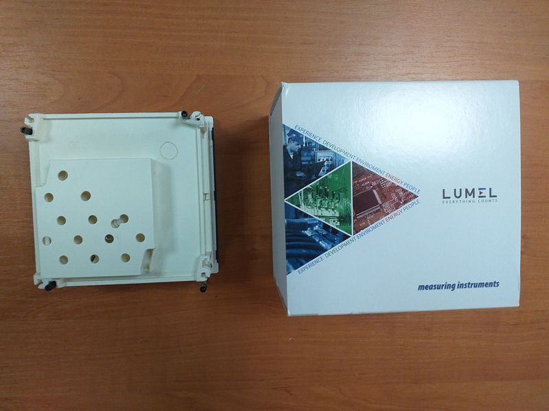 Аналоговий вольтметр LUMEL EA 12N E613 250V. Польща 4084 фото